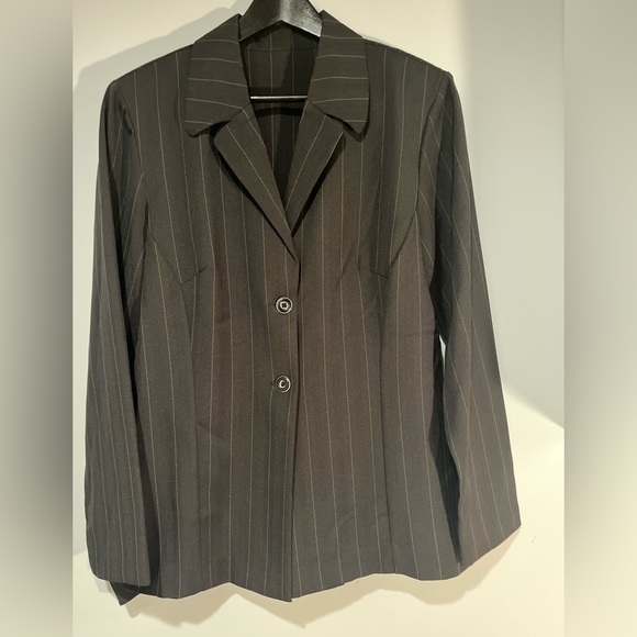 Black blazer jacket, with Brown pinstripe size US 14 - Picture 3 of 7